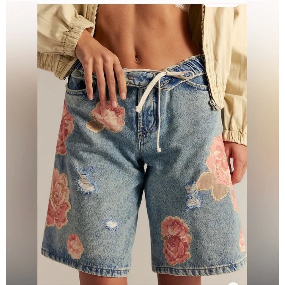 Free People Garden State Long Shorts 31 Denim Floral Distressed Y2K Boho - Picture 13 of 13